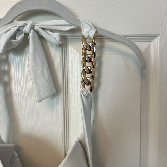 Fashion Nova NWT Woman's White Underwire Chain Strap Sexy 1 Piece Swimsuit M - Picture 2 of 5